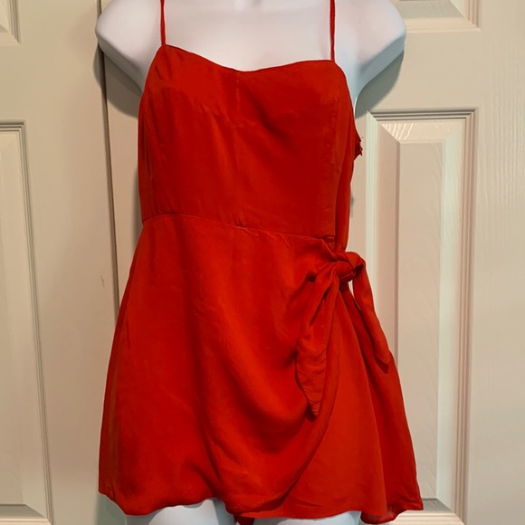 Kimchi Blue/Urban Outfitters Red Romper tie at waist and zipper. - Picture 1 of 5